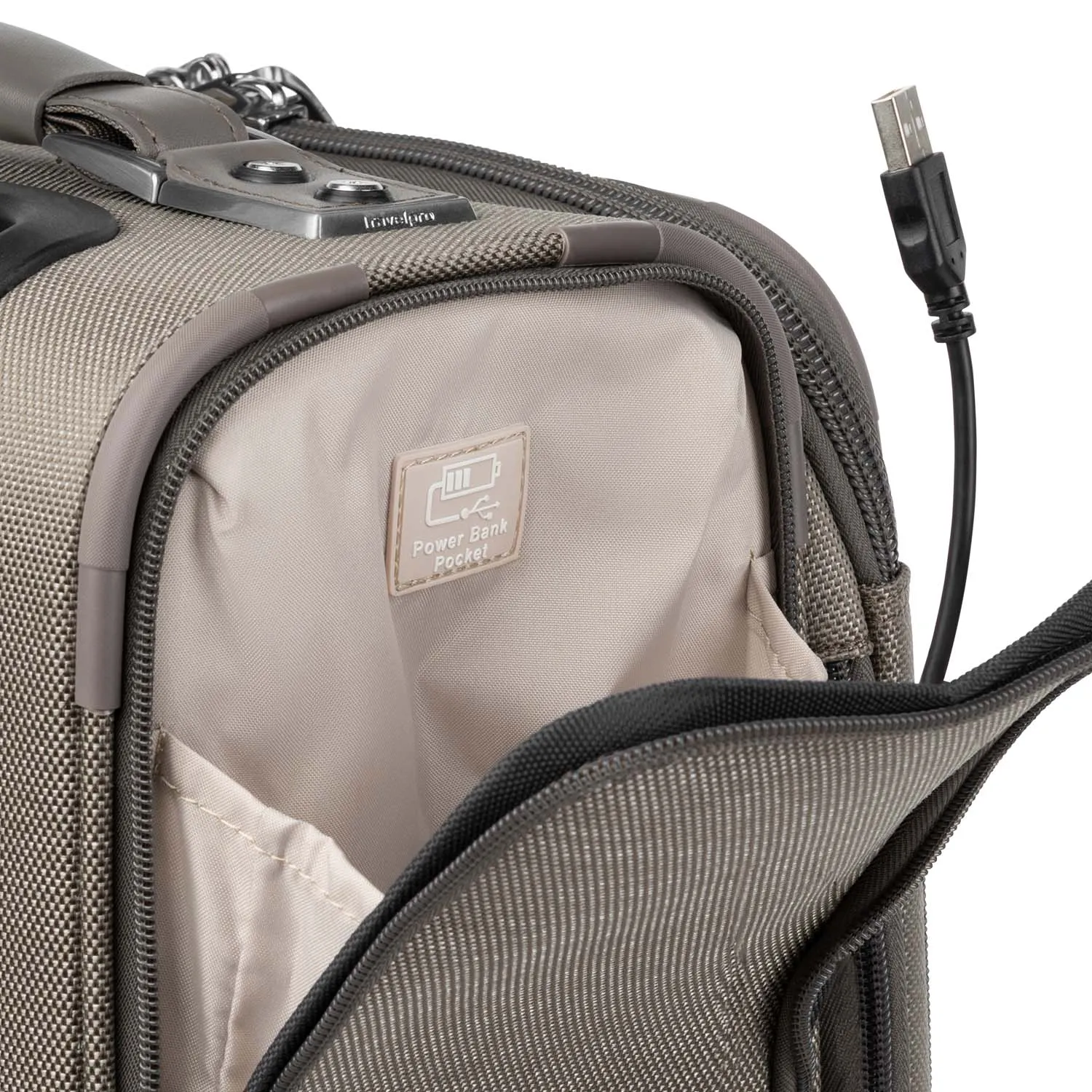 Platinum® Elite: First Class - Luggage Set