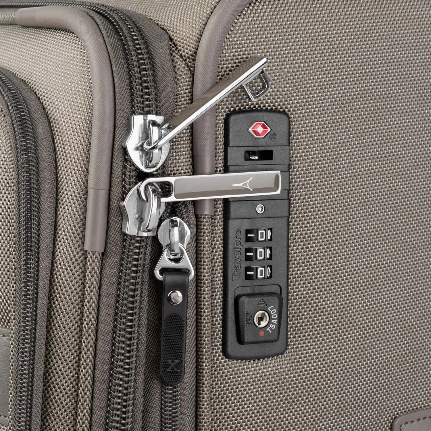 Platinum® Elite: First Class - Luggage Set